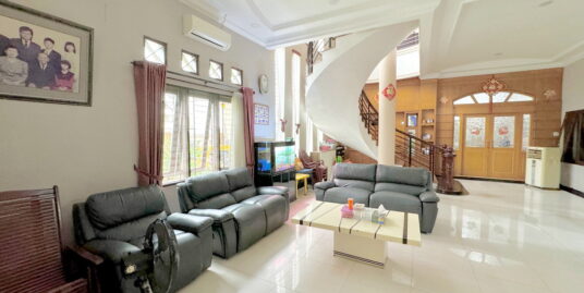 Dijual Villa Hook Komplek Cemara Asri